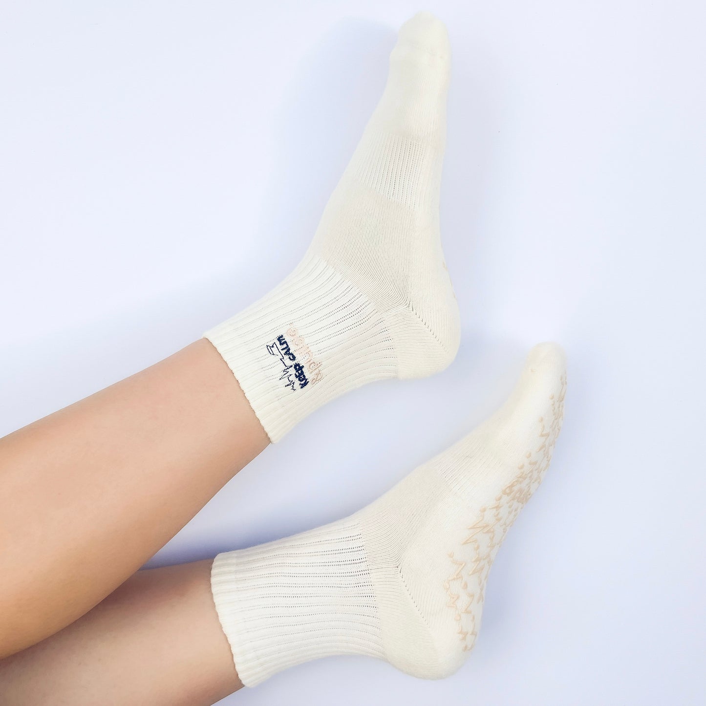 KEEP CALM &PULSE. CREW GRIP SOCKS